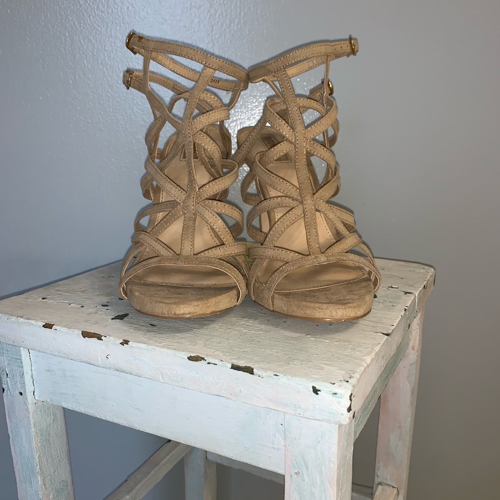 heels - Picture 2 of 4